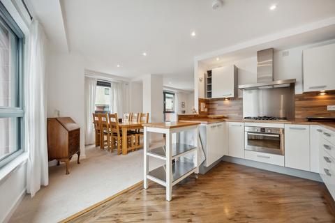 1/4, 1 Meadowside Quay Square, Glasgow, G11 6BS