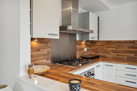 1/4, 1 Meadowside Quay Square, Glasgow, G11 6BS