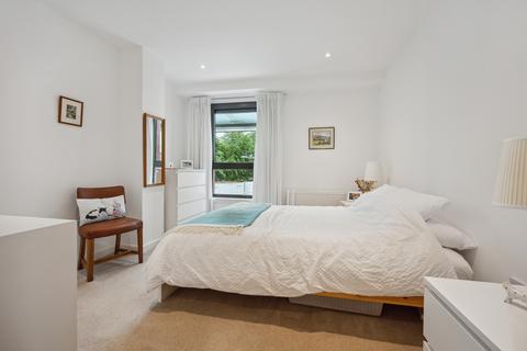 1/4, 1 Meadowside Quay Square, Glasgow, G11 6BS