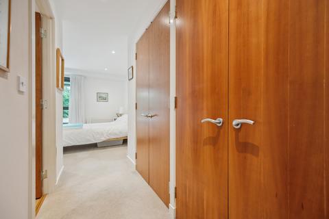 1/4, 1 Meadowside Quay Square, Glasgow, G11 6BS