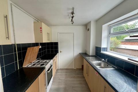 3 bedroom semi-detached house to rent, 4, Kendrick Drive, Oadby, Leicester, LE2 5RR