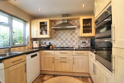 10 Cavenham Close, Woking, GU22 7TL
