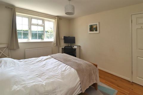 10 Cavenham Close, Woking, GU22 7TL