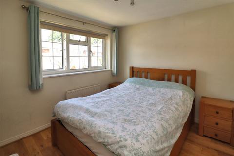 10 Cavenham Close, Woking, GU22 7TL