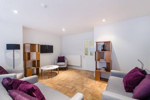 Studio to rent, Udall Street, Westminster, London, SW1P