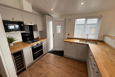 2 bedroom lodge for sale, New Sea Breeze Lodge, Seaview Holiday Park, Boswinger