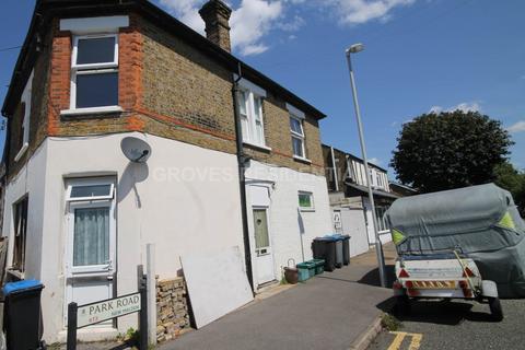 2 bedroom flat for sale, Westbury Road, New Malden