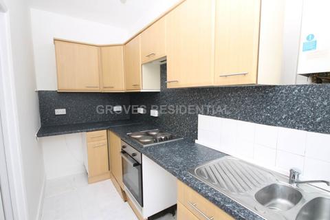 2 bedroom flat for sale, Westbury Road, New Malden