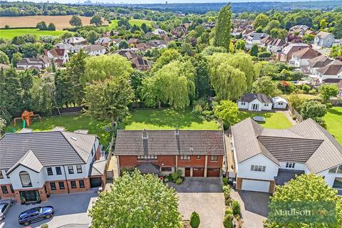 4 bedroom detached house for sale, Vicarage Lane, Essex IG7