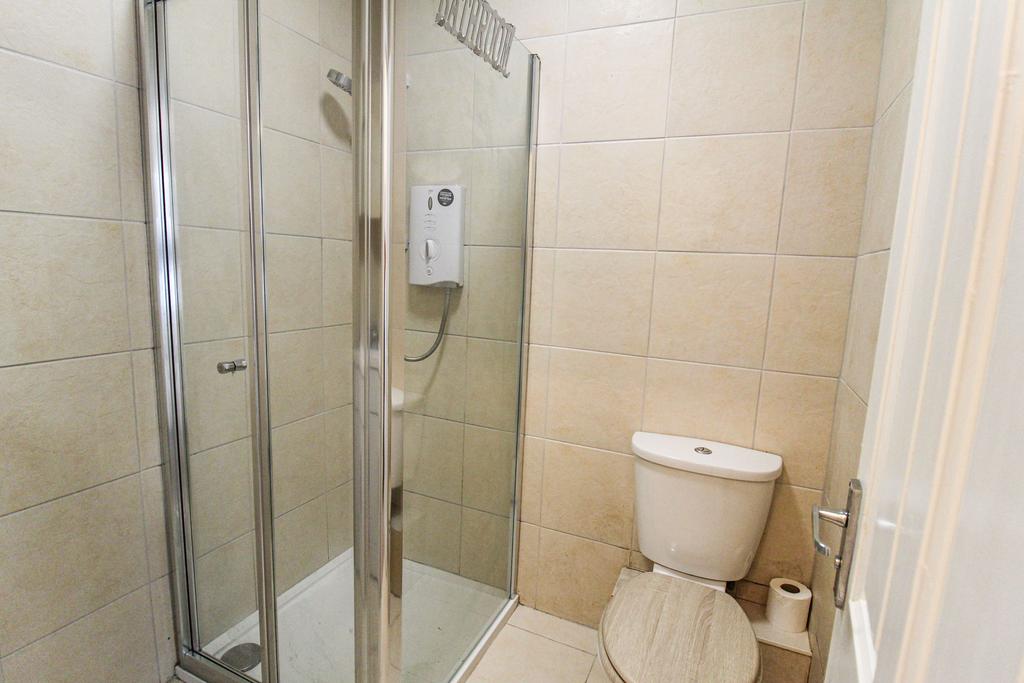Bathroom.JPG