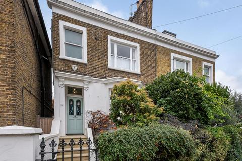 3 bedroom terraced house to rent, Fitzwilliam Road, London SW4