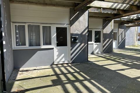 1 bedroom flat to rent, Glan Y Mor Arcade, Marine Parade, Tywyn, Gwynedd, LL36