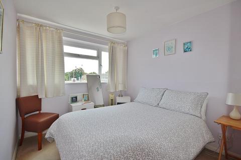 81 Colwell Drive, Witney, OX28 5NN