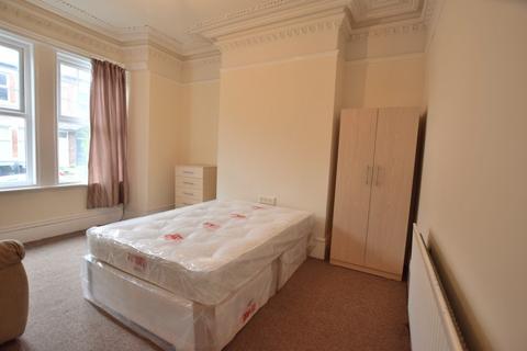 3 bedroom terraced house to rent, Sidney Grove, Fenham NE4