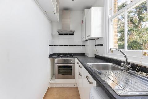 2 bedroom flat for sale, Ennismore Avenue, London W4