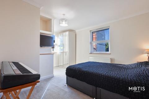 2 bedroom flat for sale, St. Johns Church Road, Folkestone, CT19