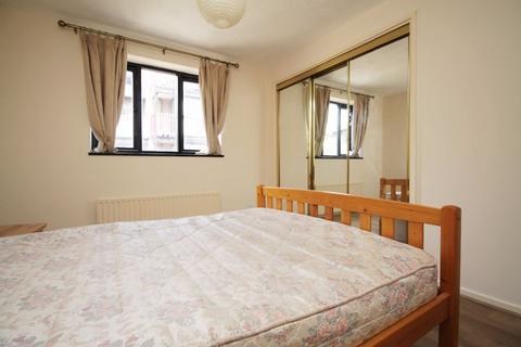 2 bedroom flat to rent, Lancaster Drive, Canary Wharf, E14