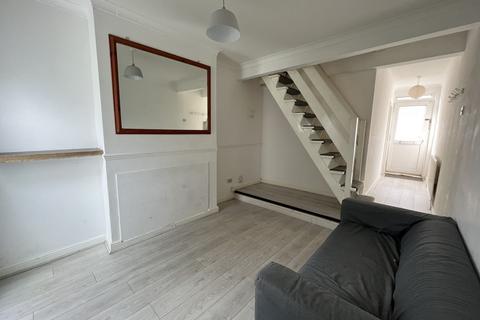 2 bedroom terraced house to rent, Luton LU1