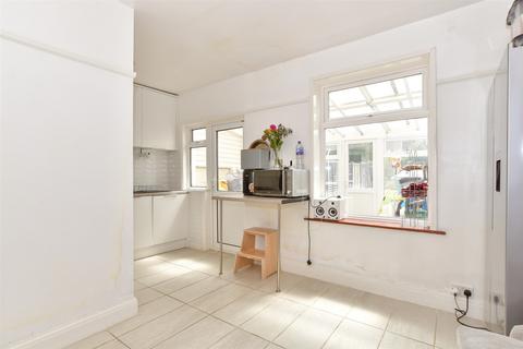 3 bedroom end of terrace house for sale, Beresford Avenue, Rochester, Kent