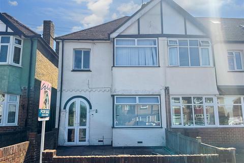 3 bedroom end of terrace house for sale, Beresford Avenue, Rochester, Kent