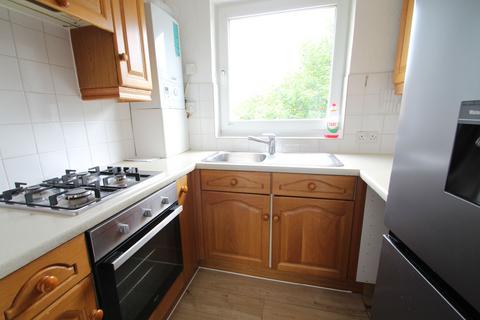 2 bedroom apartment to rent, a Dryden Close, Ilford