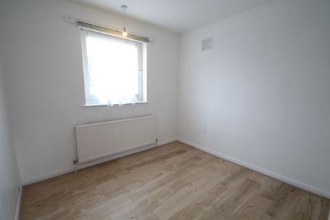 2 bedroom apartment to rent, a Dryden Close, Ilford