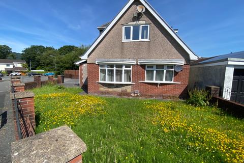 3 bedroom detached house to rent, Furzeland Drive, Neath, West Glamorgan, SA10 7UG