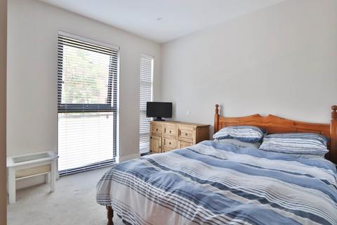 1 bedroom flat for sale, Coombe Road, New Malden
