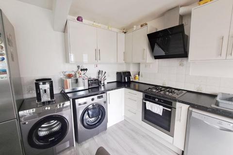 3 bedroom terraced house for sale, Chantrey Crescent