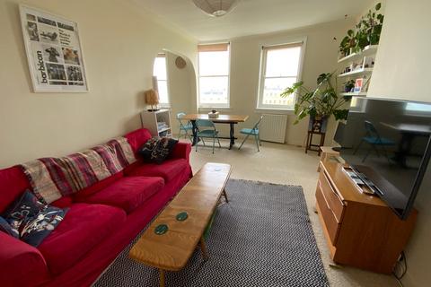 2 bedroom flat to rent, Brunswick Square, Hove, BN3