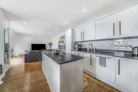 2 bedroom flat for sale, Semley Road, Norbury, London, SW16