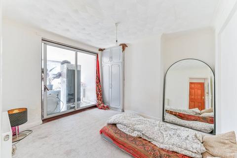114 Harcourt Road, Thornton Heath, CR7 6BW
