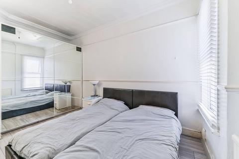 2 bedroom flat for sale, Bensham Manor Road, Thornton Heath, CR7
