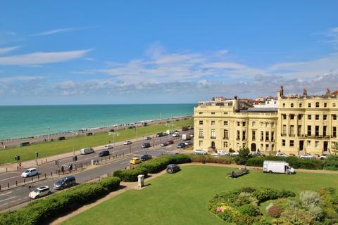 2 bedroom flat for sale, Brunswick Square, Hove, BN3