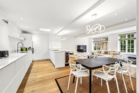 4 bedroom terraced house to rent, Wyndham Mews, London, W1H