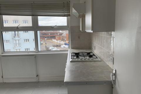 Studio to rent, 9b Masons Avenue, HA3