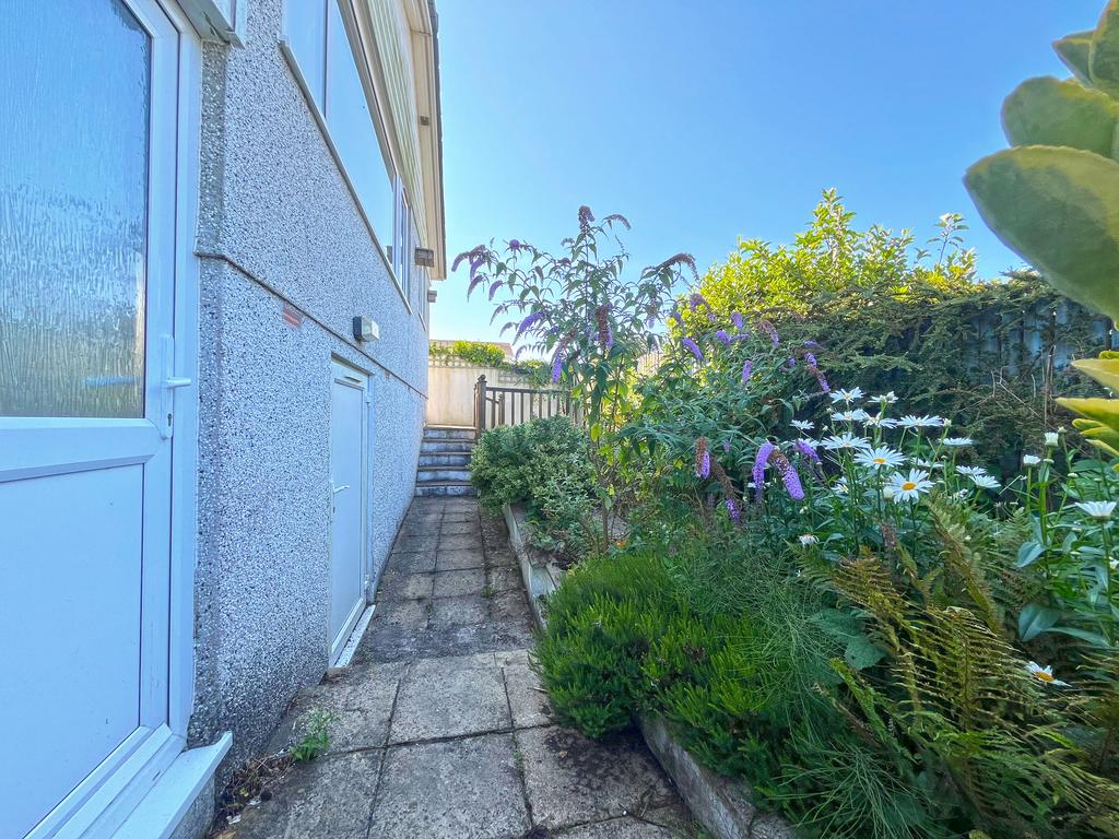 38 rear garden 2