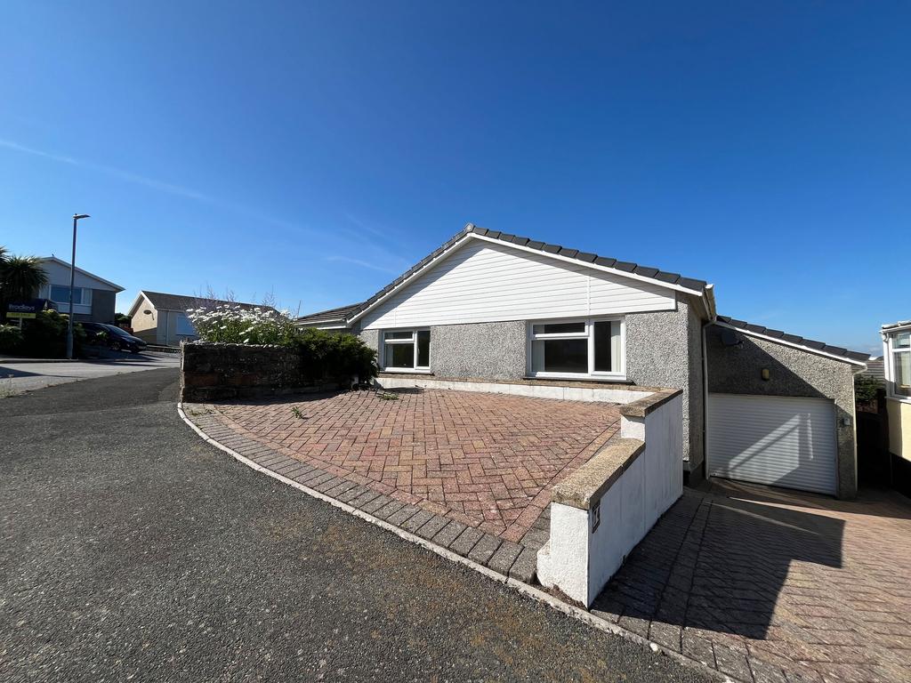 3 fh drive and garage