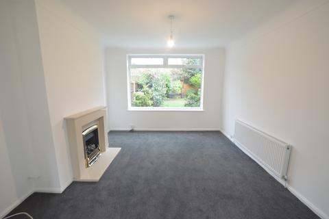 3 bedroom semi-detached house to rent, Eddisbury Avenue, Urmston, M41 8GF
