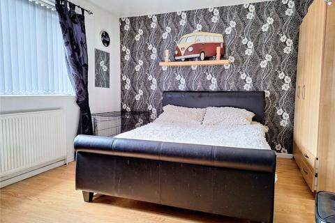 16 Longfellow Crescent, Oldham, OL1 4QN