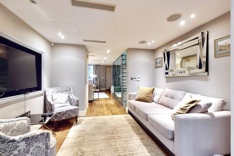 4 bedroom terraced house for sale, Montpelier Mews, Knightsbridge SW7