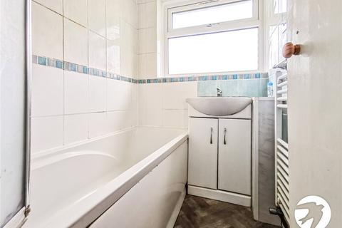 3 bedroom bungalow to rent, Colyers Lane, Erith, DA8