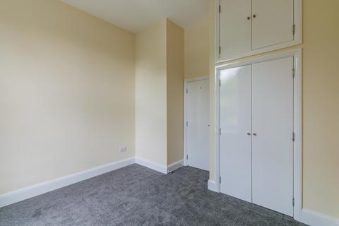 2 bedroom flat to rent, Aigburth Drive, Liverpool L17