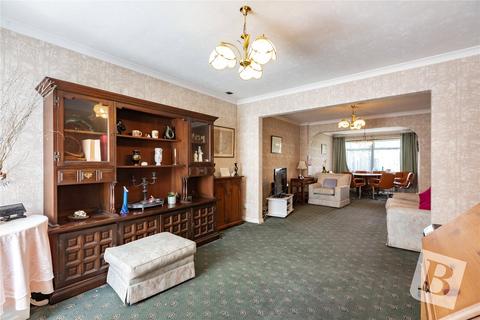 25 Berkeley Drive, Hornchurch, RM11 3PZ