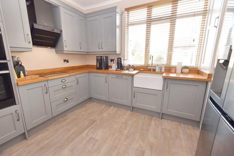 3 bedroom detached house for sale, Tong Road, Leeds, West Yorkshire