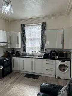 4 bedroom end of terrace house for sale, Shipley, BD18