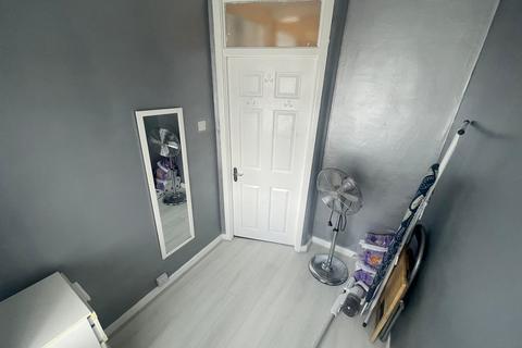 7 Warren Close, London, N9 8QE