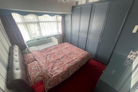 7 Warren Close, London, N9 8QE