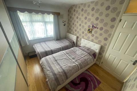 7 Warren Close, London, N9 8QE