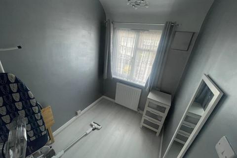 7 Warren Close, London, N9 8QE